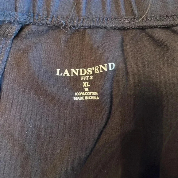 Lands End size XL size 18 black shorts - Picture 3 of 4